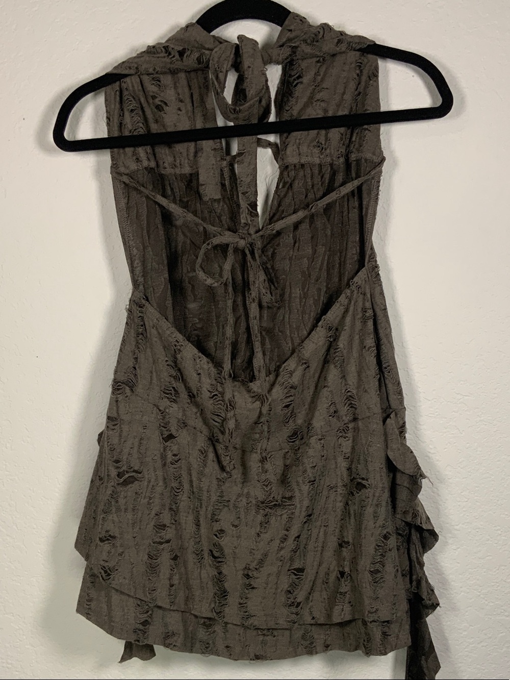 ๐ Edikted Brown Ruffle Tie-Back Tank - Picture 2 of 4